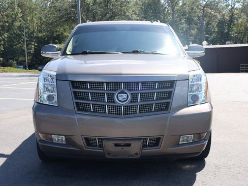 Used 2012 Cadillac Escalade ESV Premium AWD/4WD image 8