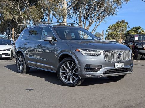Used 2017 Volvo XC90 T6 Inscription w/ Vision Package image 4
