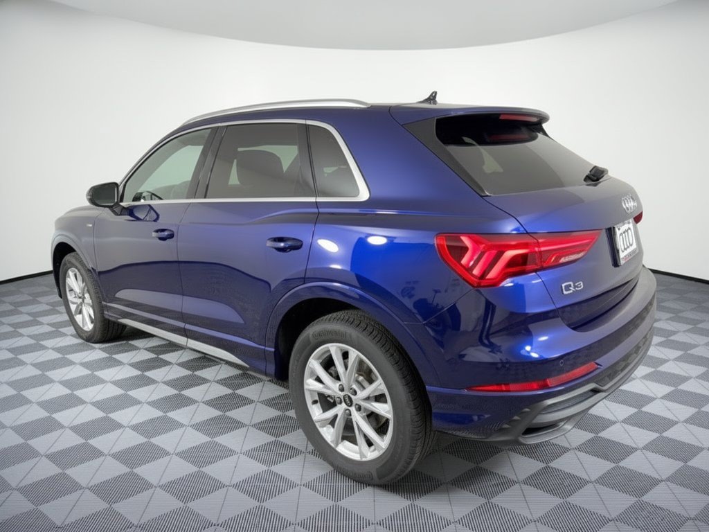 Used 2025 Audi Q3 2.0T Premium w/ Convenience Package AWD/4WD image 3