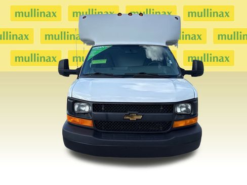 Used 2017 Chevrolet Express 3500 Work Van image 10