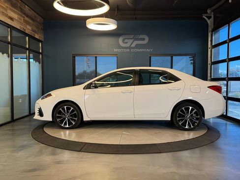 Used 2017 Toyota Corolla SE w/ Carpet Mat Package (TMS) FWD image 6