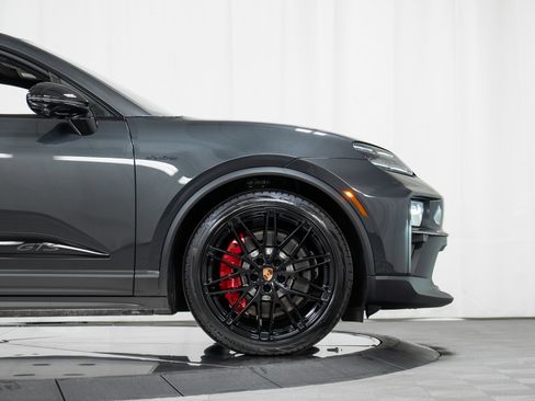 New 2026 Porsche Macan GTS Electric image 11