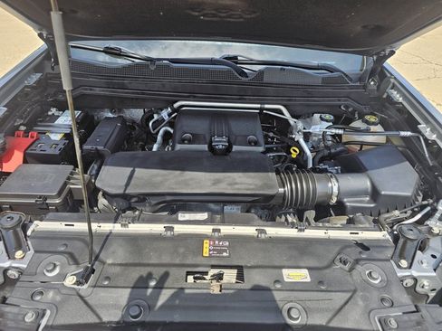 Used 2023 Chevrolet Colorado LT w/ LT Convenience Package II AWD/4WD image 18