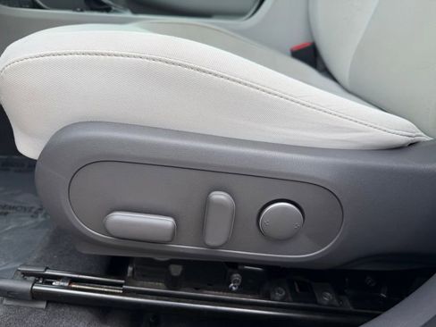 Used 2024 Hyundai Kona SEL FWD image 18