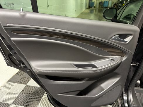 Used 2020 Buick Envision Essence AWD/4WD image 29