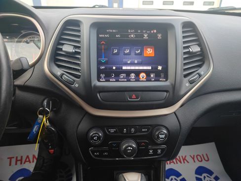 Used 2016 Jeep Cherokee Latitude w/ Cold Weather Group image 14