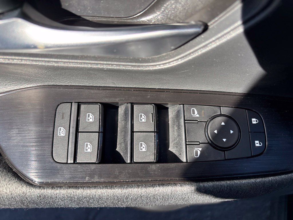 Used 2026 Nissan Kicks SV FWD image 17