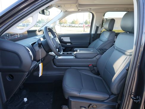 New 2025 Ford Expedition Active image 17