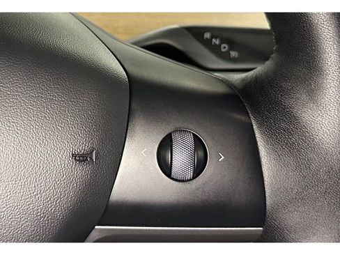 Used 2022 Tesla Model Y Performance image 27