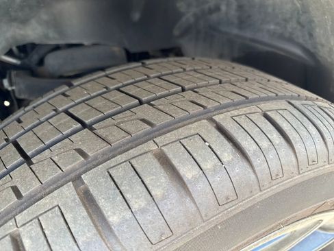 Used 2019 RAM 1500 Laramie AWD/4WD image 19