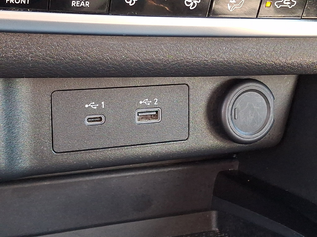 Used 2023 Nissan Rogue SV AWD/4WD image 23