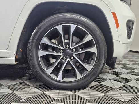Used 2023 Jeep Grand Cherokee L Overland image 9