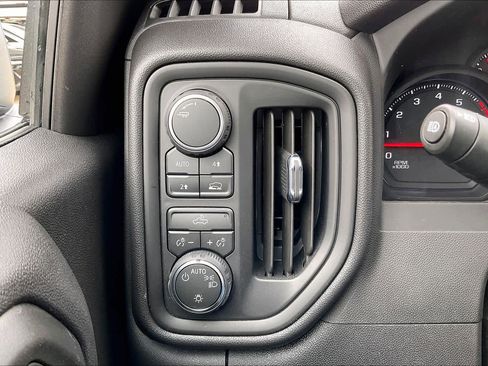 Used 2026 Chevrolet Silverado 1500 W/T w/ WT Value Package AWD/4WD image 30