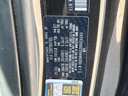 Certified 2024 Kia Carnival LX image 30