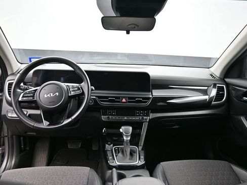 Used 2025 Kia Seltos S image 30