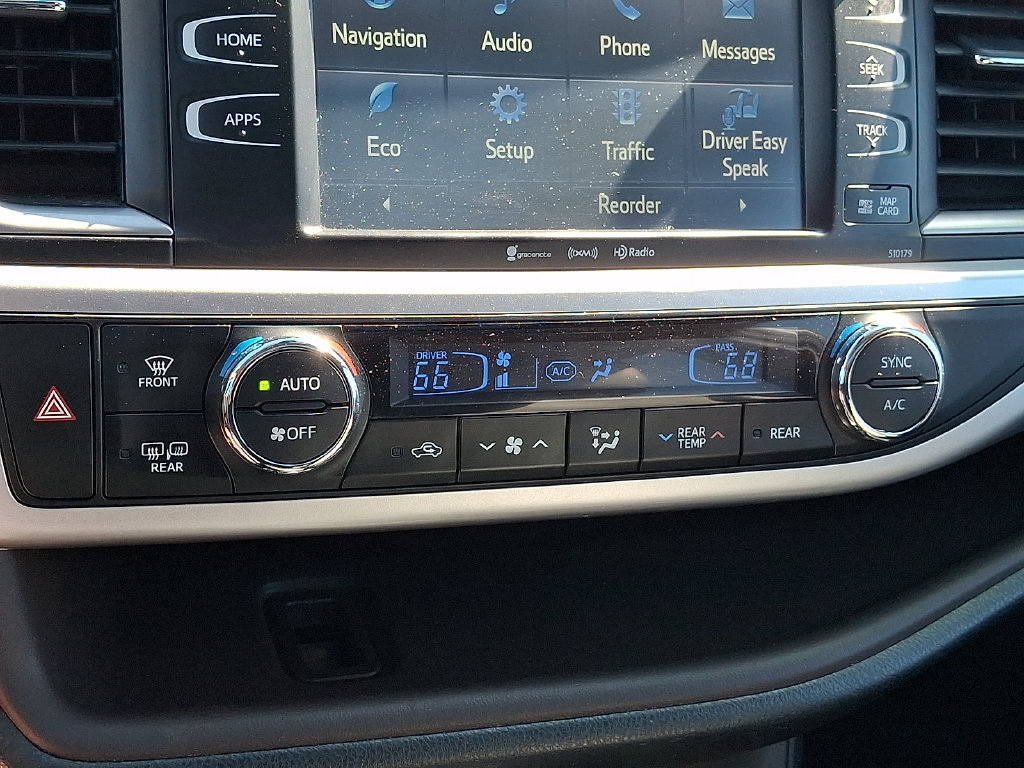 Used 2017 Toyota Highlander XLE AWD/4WD image 16