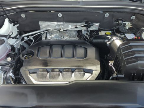 Certified 2025 Volkswagen Atlas SE image 21