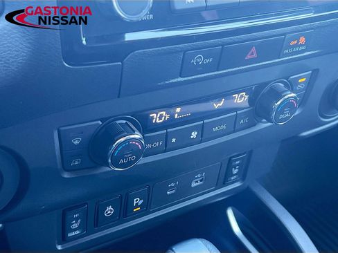 Used 2024 Nissan Frontier SV w/ Technology Package image 19