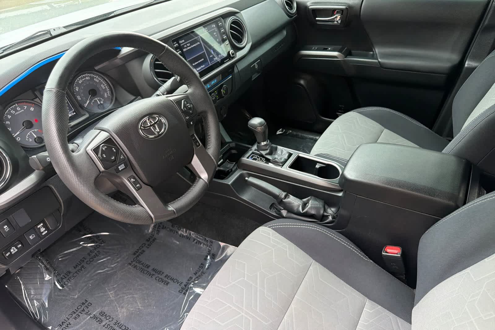 Used 2022 Toyota Tacoma TRD Off-Road AWD/4WD image 11