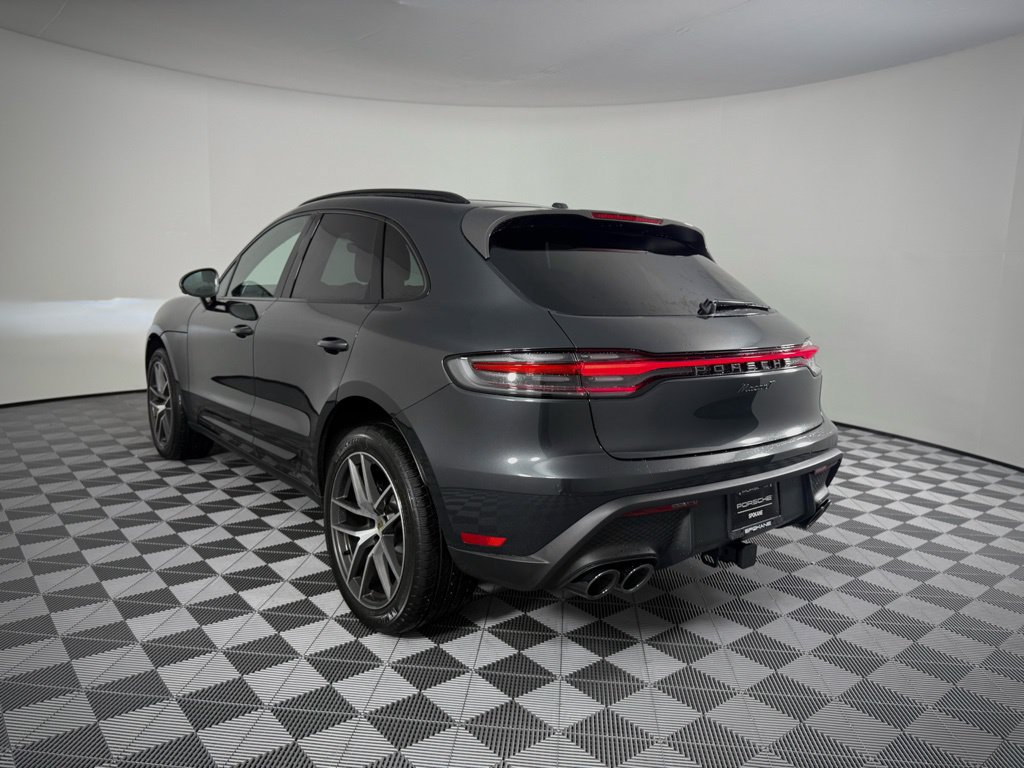 Certified 2026 Porsche Macan AWD/4WD image 3