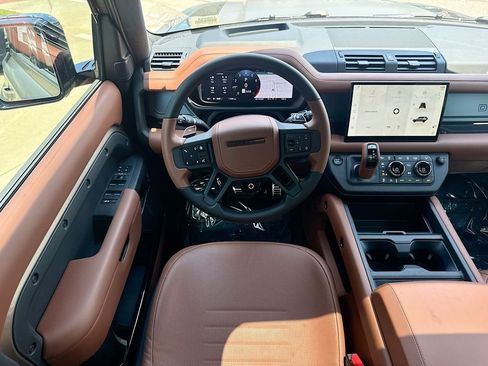 Used 2025 Land Rover Defender 110 AWD/4WD image 11
