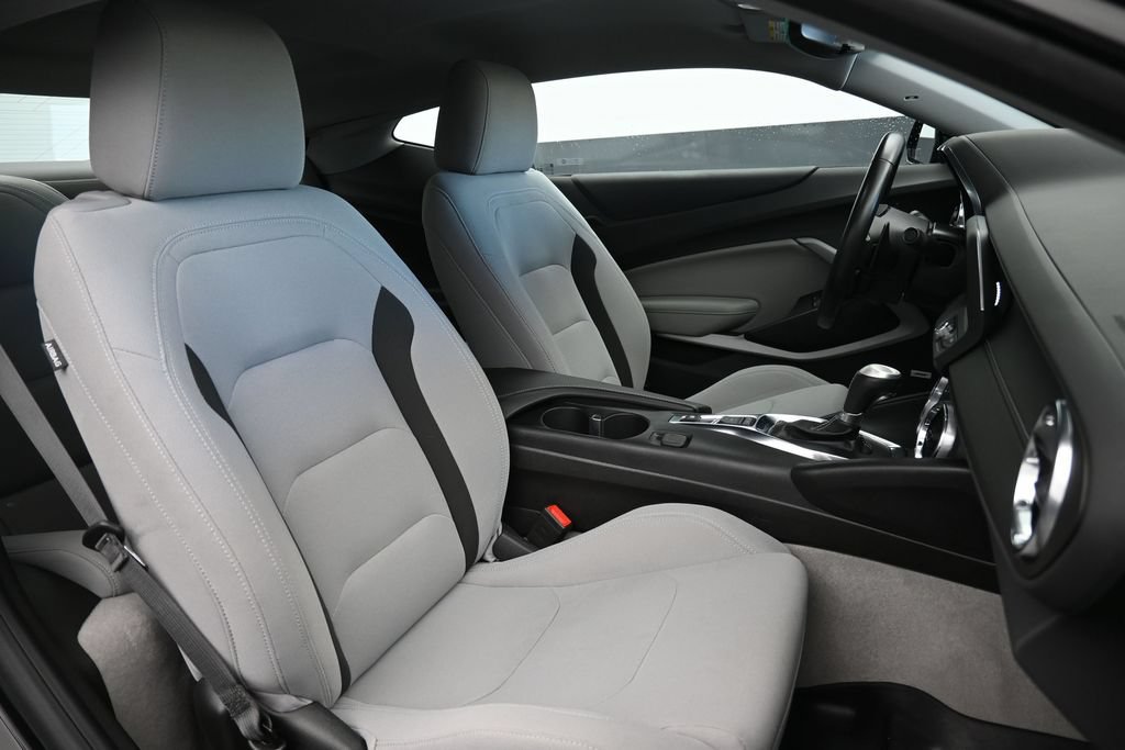 Used 2023 Chevrolet Camaro LT w/ Technology Package RWD image 22