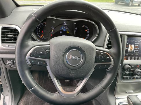 Used 2018 Jeep Grand Cherokee Altitude image 18