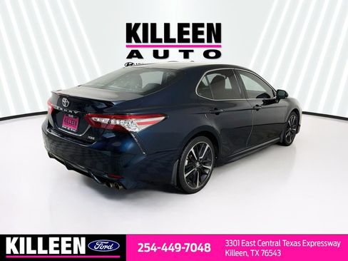 Used 2018 Toyota Camry XSE FWD image 9