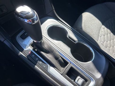 Used 2018 Chevrolet Equinox LT image 25