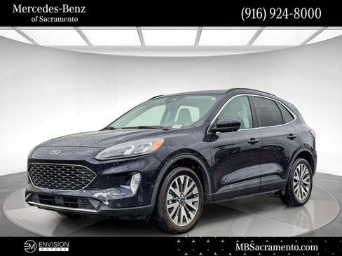 Used 2021 Ford Escape Titanium image 1