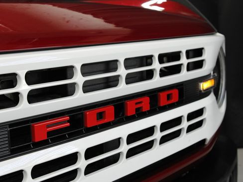 Used 2025 Ford Bronco Heritage Edition AWD/4WD image 37
