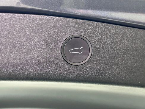 Used 2023 Tesla Model 3 Standard Range image 10