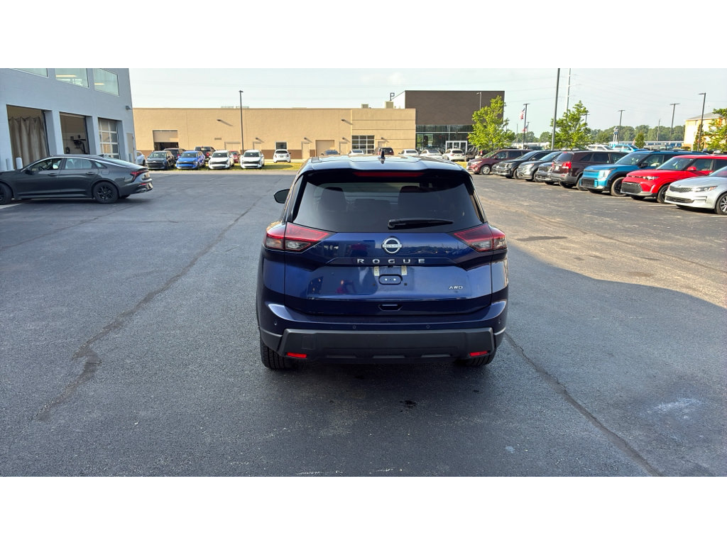 Used 2025 Nissan Rogue SV AWD/4WD image 5