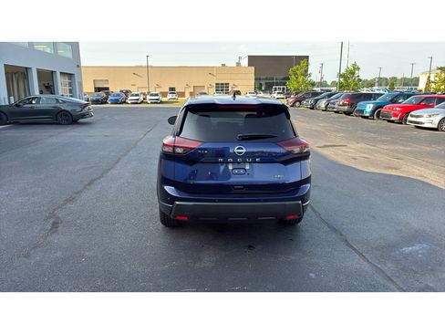 Used 2025 Nissan Rogue SV AWD/4WD image 5