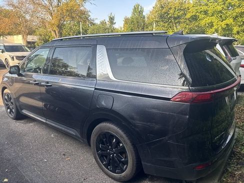Used 2023 Kia Carnival SX Prestige FWD image 4