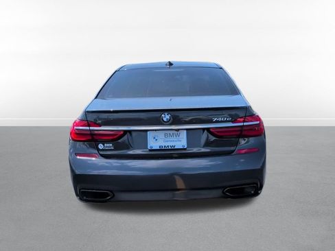 Used 2018 BMW 740e xDrive AWD/4WD image 7