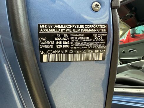 Used 2005 Chrysler Crossfire Limited RWD image 19