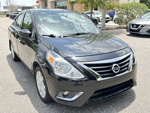 Used 2017 Nissan Versa FWD image 7