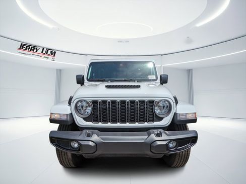New 2025 Jeep Gladiator Sport image 7