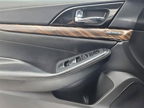 Used 2016 Nissan Maxima Platinum FWD image 21