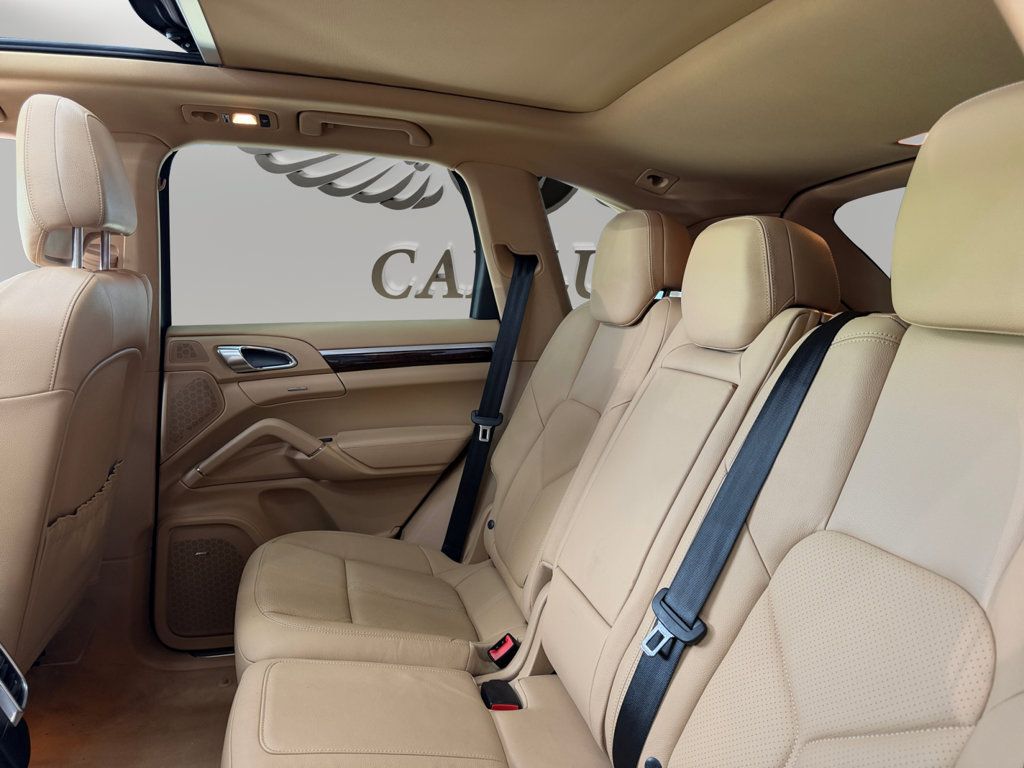 Used 2013 Porsche Cayenne S AWD/4WD image 13