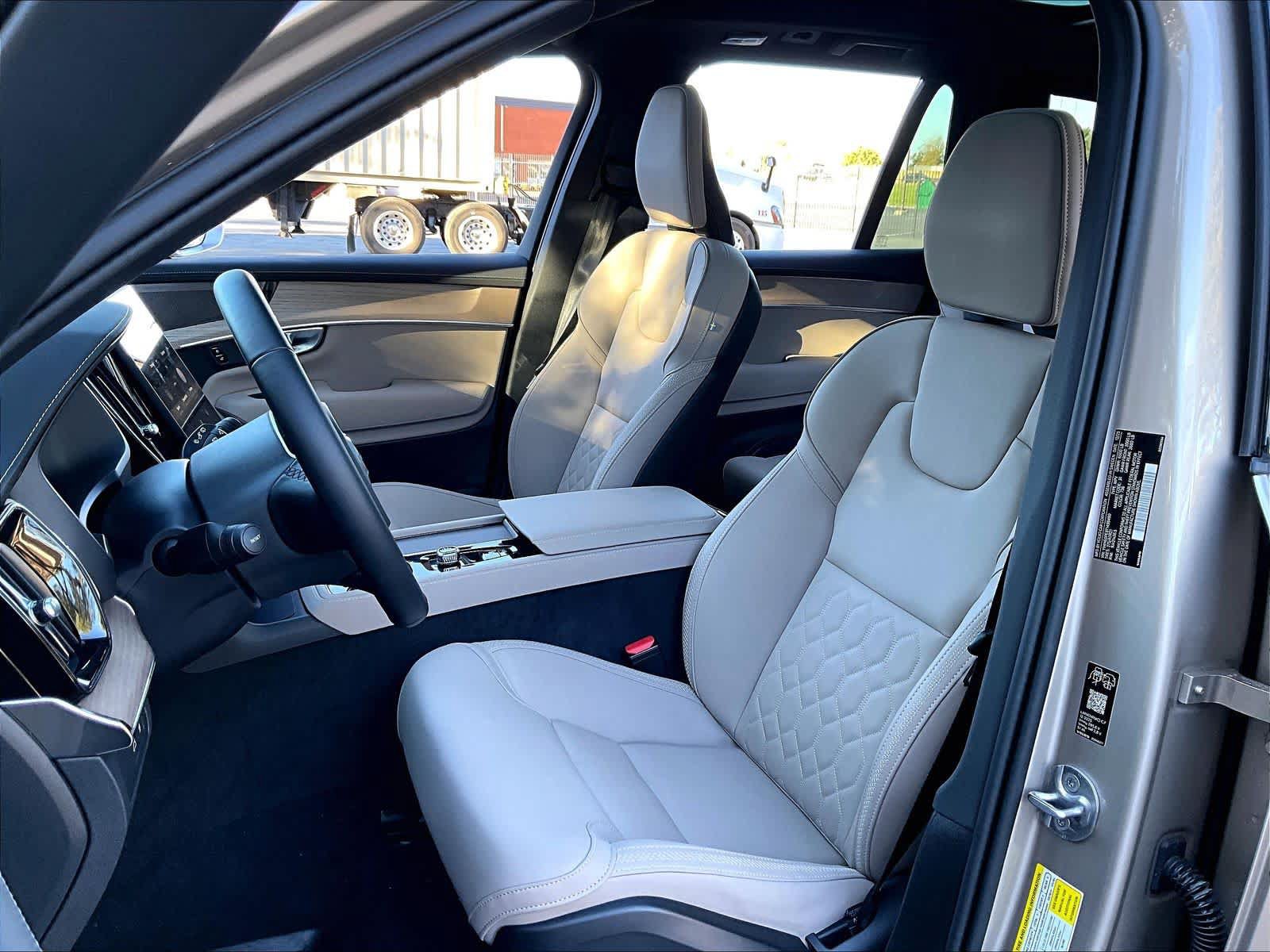 Used 2026 Volvo XC90 T8 Plus w/ Protection Package Premier AWD/4WD image 29