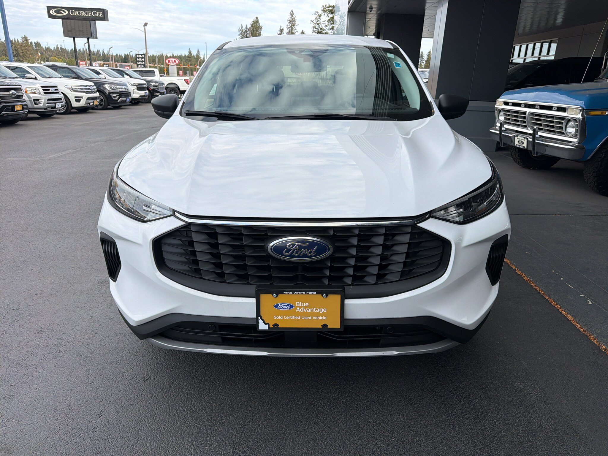 Certified 2025 Ford Escape Active AWD/4WD image 2