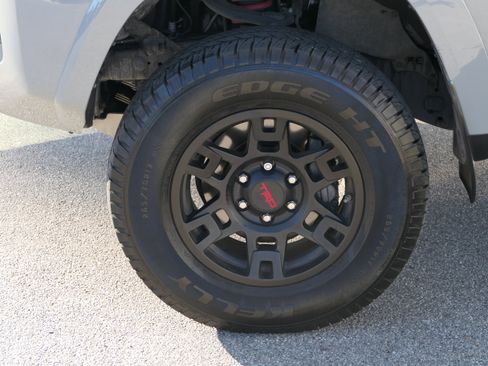 Used 2017 Toyota 4Runner SR5 image 9