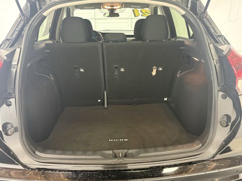 Used 2021 Nissan Kicks S image 17