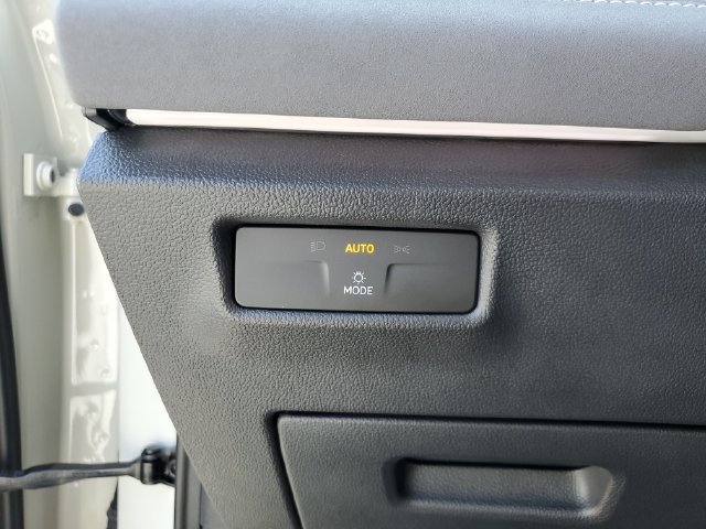 Certified 2026 Volkswagen Tiguan SE R-Line FWD image 34