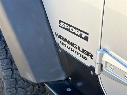 Used 2010 Jeep Wrangler Unlimited Sport image 11