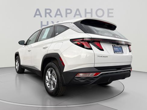 Used 2023 Hyundai Tucson SE AWD/4WD image 3
