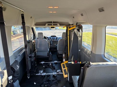 Used 2019 Ford Transit 350 XL image 39