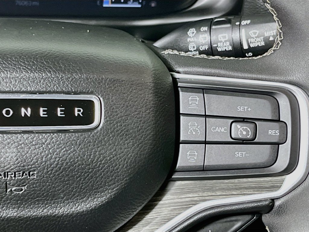 Used 2024 Jeep Wagoneer L Series II w/ Flexible Seating Group AWD/4WD image 18